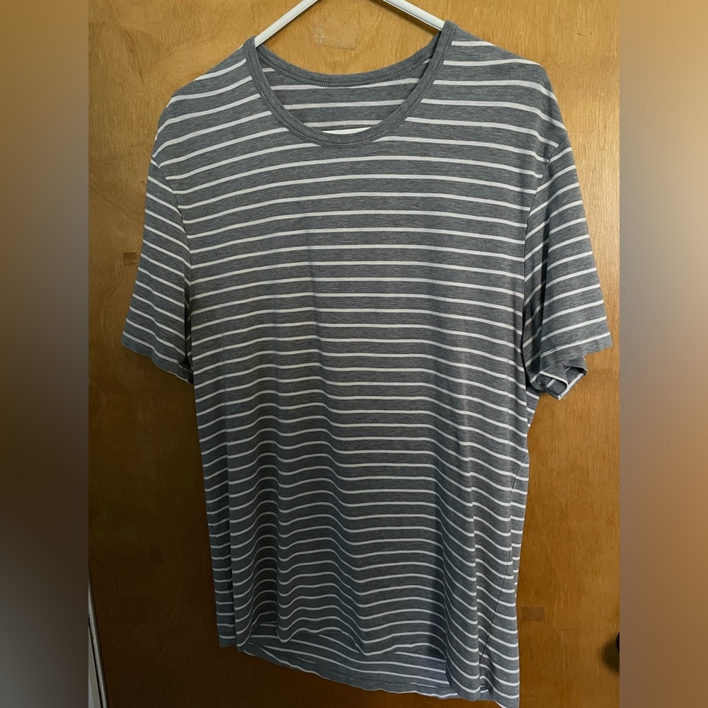 Lululemon Men’s Large Striped Tee